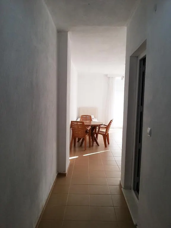 Doa Apartments 库萨达斯 0*,